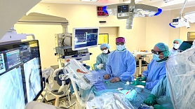 Pirmo reizi Latvijā Bērnu slimnīcā veikta minimāli invazīva procedūra bērnam ar retu iedzimtu sirdskaiti  