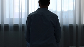 Biedrība “Skalbes”: pieaug vientulības izjūta Latvijā – par trešdaļu vairāk cilvēku meklē emocionālu atbalstu