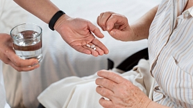 6 padomi medikamentu lietošanā senioriem: Iesaka farmaceite