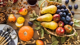 Ar kādiem augļiem un dārzeņiem papildināt uzturu ražas sezonā? Stāsta farmaceits