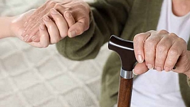 SPKC: senioru veselība Latvijā – zems veselīgo mūža gadu rādītājs un augsts hronisko slimību slogs
