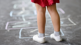 Slēdziens – bērnam kāju deformācija: Kas to var izraisīt un ko darīt? Konsultē fizioterapeite