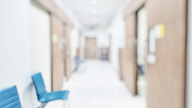 Valdība atbalsta grozījumus Veselības aprūpes finansēšanas likumā, atsakoties no divu pakalpojumu grozu principa