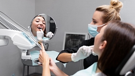 Pētījums: Samazinās to iedzīvotāju skaits, kuri nekad nav bijuši pie zobu higiēnista