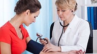 Ārsti: Paaugstināts asinsspiediens skar arvien jaunākus cilvēkus

