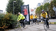 Austrumu slimnīcā dod startu pretvēža velomaratonam "Ride 4 Women" Latvijā