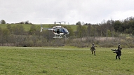 No slimnīcas izrakstīts oktobrī Priekules novadā avarējušā helikoptera pilots