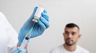Apstiprinātas prioritāri pret Covid-19 vakcinējamās personu grupas

