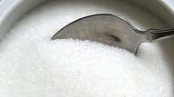 Ar kādiem saldinātājiem var aizstāt cukuru? Stāsta uztura speciāliste