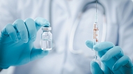 Ārstu viedokļi: Vakcinēties pret Covid-19 vai nē?