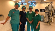 Bērnu slimnīcas ķirurgi veic unikālu operāciju Latvijā

