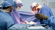 Onkoloģiskajai pacientei veikta Latvijā unikāla operācija

