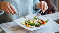 Veselības ministrija izstrādājusi jaunus veselīga uztura ieteikumus pieaugušajiem

