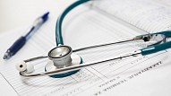 Mediķu organizācijas: Reformas nerisinās hronisku finansējuma un cilvēkresursu trūkumu veselības aprūpē