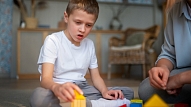 Latvijas Autisma apvienība plāno risināt gadījuma vadītāja jautājumu ģimenēm, kurās aug bērns ar autismu