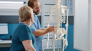 Svarīgākais, kas jāzina pa osteoporozi un tās profilaksi: Stāsta speciālisti