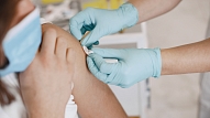 SPKC: Latvijā turpinās saslimstības pieaugums ar gripu; aicina vakcinēties riska grupu pacientus
