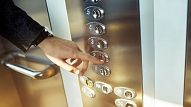 Aptauja: Noguruma dēļ liftu visbiežāk izmanto 18-29 gadus jauni cilvēki