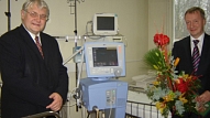 Bērnu klīniskās universitātes slimnīca saņem dāvinājumu – mūsdienīgu intensīvās terapijas iekārtu
