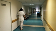 Latvijas slimnīcās trūkst speciālistu infekciju un mikroorganismu rezistences novēršanai