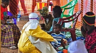 Libērijas prezidente izsludina komandantstundu Ebolas vīrusa ierobežošanai
