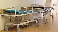 Mediķiem dodoties atvaļinājumā, vairākās reģionālās slimnīcās tiek slēgtas nodaļas