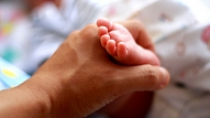 Priekšlaicīgi dzimuši bērniņi: Latvijā pieejamā aprūpe