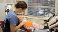 RSU Stomatoloģijas institūts sācis pielietot smieklu gāzi bērnu zobārstniecībā