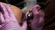 Skaistumkopšanas un tetovēšanas pakalpojumu sniedzējiem par darbības sākšanu būs jāinformē VI