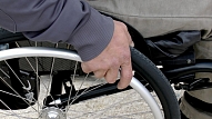 Valsts kontrole: Asistentu pakalpojumu sistēma invalīdiem nesasniedz mērķi