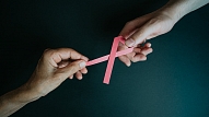Eiropas onkoloģijas pacienti kongresā Rīgā pieprasīs apturēt pazemojošo nevienlīdzību vēža ārstēšanā