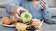 Pastiprināta apetīte un tauku uzkrāšanās vēdera zonā – vai pie vainas ir hormoni?