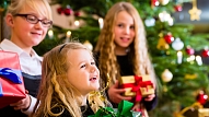Kā izvēlēties bērnu veselībai drošas Ziemassvētku dāvanas? Iesaka speciālisti