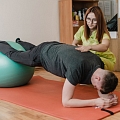 Individuāla nodarbība ar fizioterapeitu, ķermeņa stabilitātes treniņš