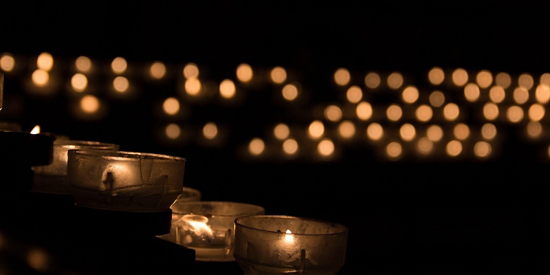 Apbedīšanas piederumi