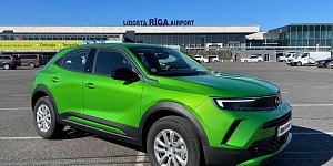 Auto noma lidostā Rīga