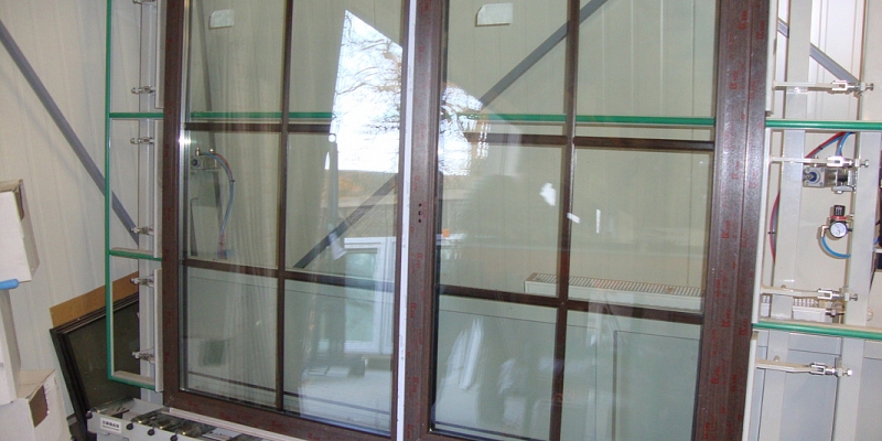 PVC logi, durvis, stiklotās konstrukcijas