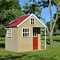 Koka bērnu dārza mājiņa ar verandu