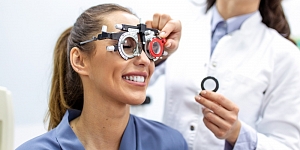 Redzes pārbaude un briļļu stipruma noteikšana